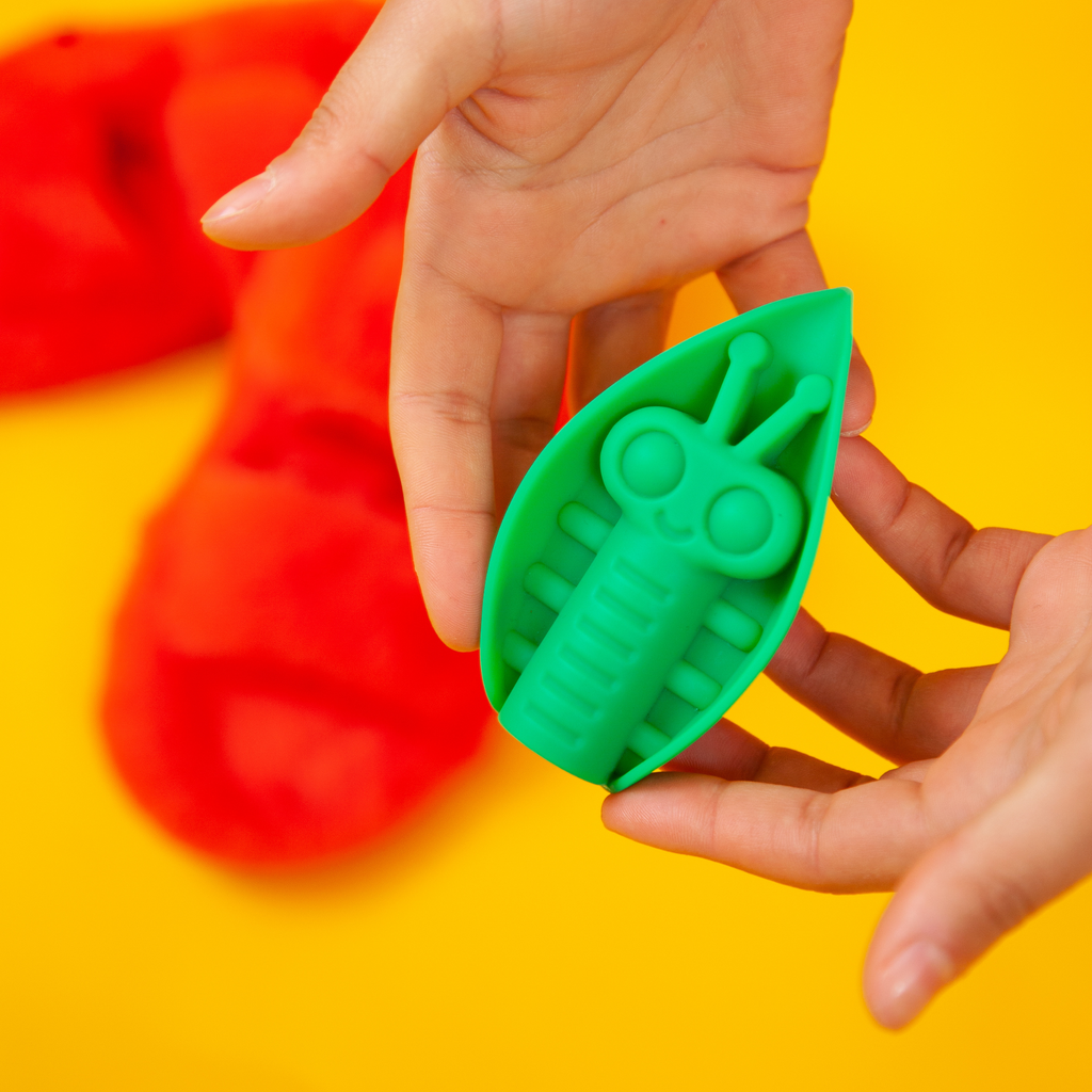 Zeep! - Green Leaf Friend Vibrating Silicone Toy – CLF